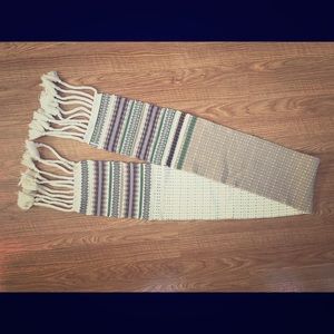 Patterned wool scarf